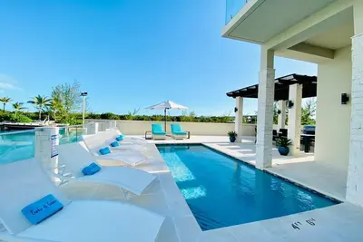 Image de Luxury Waterfront Private Escape- Sugar Apple Villa