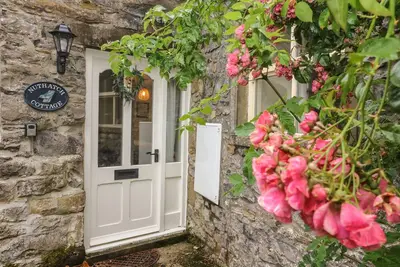 Image de Nuthatch Cottage, pet friendly, with open fire in Buckden