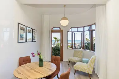 Image de Sur la plage à Camps Bay - appartement de 2 chambres entièrement équipé