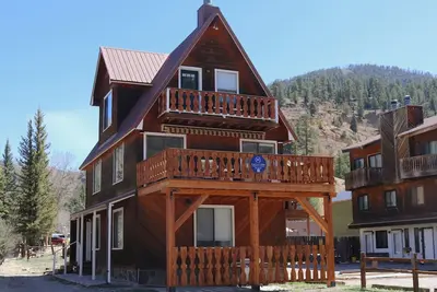 Image de Das Hartmann Haus - New Property! - In Town - WiFi - Washer/Dryer - Grill - Fire