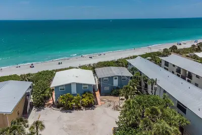 Image de Beachfront Unit #2-Ground Level-Walking Distance to all Bars and Restaurants