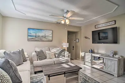 Image de Beach-Style Getaway w\/ Lanai ~ 4 Mi to Beaches!