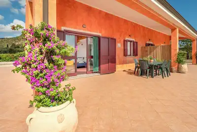 Image de Maison de vacances Gli Ulivi Palau - Lu Maccioni avec Wi-Fi, climatisation, terrasses et jardin