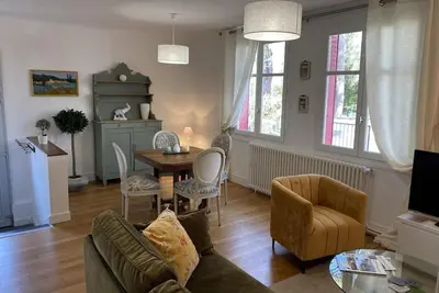 Image de Charmante maison avec jardin en face du parc, proche commerces et attractions touristiques