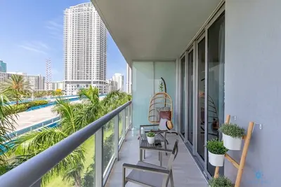 Image de Tropical Apartment w/Balcony|Pool|Up To 4+ Gym