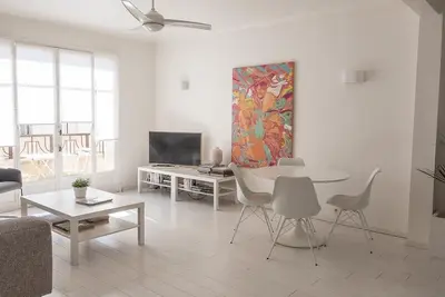 Image de New! 2 Pieces Design, Centre ville, 200 m plages, climatisé