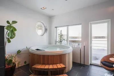 Image de Modern & luxury villa w lake view