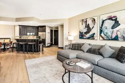 Image de Luxurious & newly remodeled ski-in/ski-out with gorgeous views! !