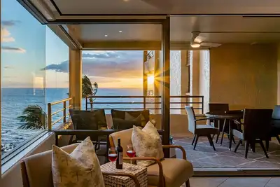 Image de Modern and Luxurious Beachfront Property at Polo Beach