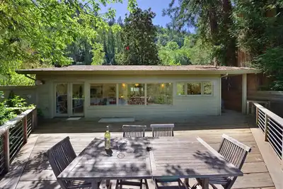 Image de Redwood River House--Complimentary wine tasting at Croix included!