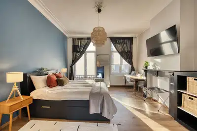 Image de 2\/Comenstay. be\/ Jacuzzi Romantic Vintage 1-bedroom Apartment for Couples or 5ppl
