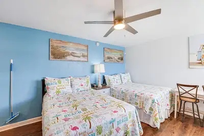 Image de Beachfront Studio w/ Community Indoor Pool!