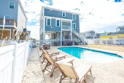 Image de Beautiful ocean view property that will accommodate large groups. You Name It