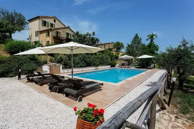Image de Glorious Views, beautiful Holiday home, Heart of Italy 6 bedrooms, private pool