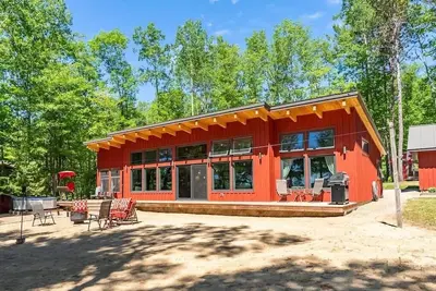 Image de Sandy beach house property in Ottawa Valley