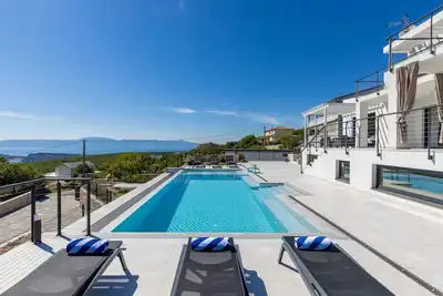 Image de Stella Maris - villa contemporaine avec piscine et sauna