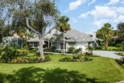 Image de Beautiful 4 Bed/3 Bath 3, 600 Sf Home with Outdoor Heated Pool/Spa in Bonita Bay