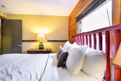 Image de Christmas Mountain Village™ - 2 Bedroom 2 Bath Timber