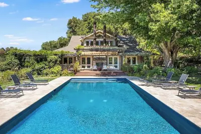 Image de Vineyard views, pool, hot tub, bocce\/pickle ball!