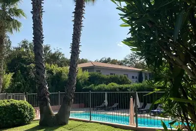 Image de Maison mitoyenne avec piscine