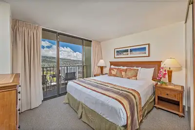 Image de Mt & Golf Course Views Waikiki Sunset by the Beach w/Full Kitchen & WiFi