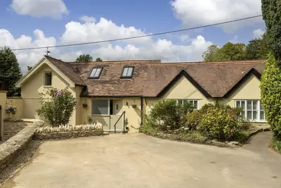 As a result of winning the land in a poker game at the turn of the 20th century, Winacres Cottage is