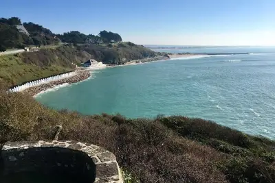 Image de Maison de charme, accès direct plage et vue unique mer exceptionnelle.