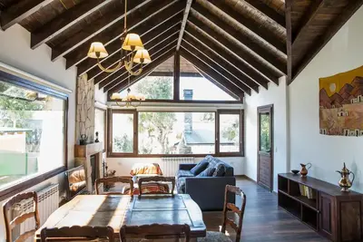 Image de Modern house with great location, stunning views and Bbq area