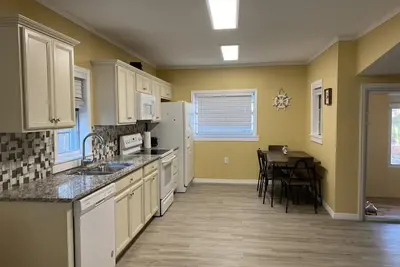 Image de Newly Remodeled Weeki Wachee River Retreat