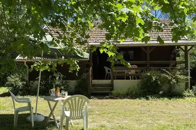 Image de 2-bedroom house near Dijon and Beaune with 360° views of nature.