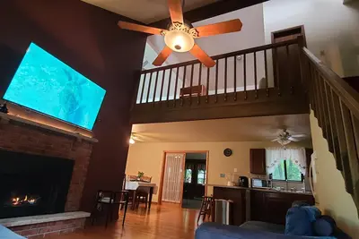 Image de Big, Beautiful and homely house w/ pool and Jacuzzi! !