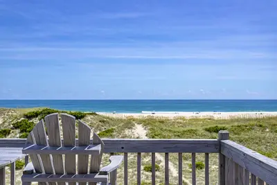 Image de ⭐Hot Tub⭐Newly Furnished⭐️Wide Beaches⭐Incredible Oceanfront Views🌊☀️🐬Sunrises