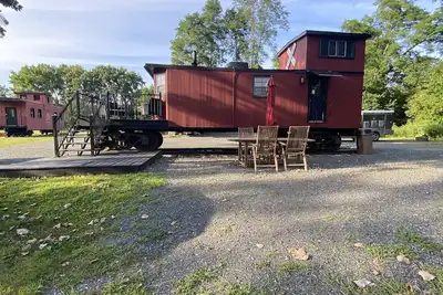 Image de All aboard! Riverfront Fj&G Caboose