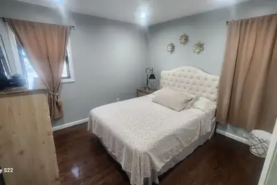 Image de 3 Bedroom apartment close to ny city, parking, tv in bed rooms and living