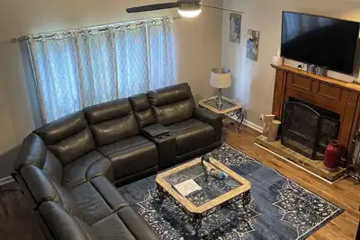 Image de Chucks Cozy Casa a 3 Br 2. 5 Ba Veteran Owned Family Friendly Retreat