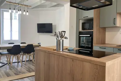 Image de Maison 3 chambres, coeur de village 5 minutes de la plage. 4*