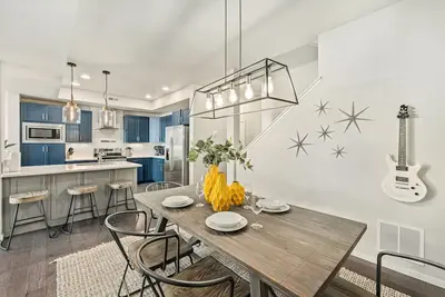 Image de Centrally Located, Comfortable Home in Music City