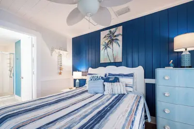 Image de Adorable Cottage moments to beach w/ pool, beach gear, bikes