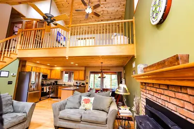 Image de Hideout- Spacious Pet Friendly Home ready! !