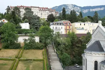 Image de Studio *** de 18m² au 6ème étage avec belle vue sur la montagne