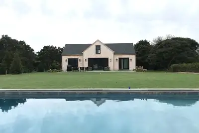 Image de Brand-new beach house with heated 40'x20' pool