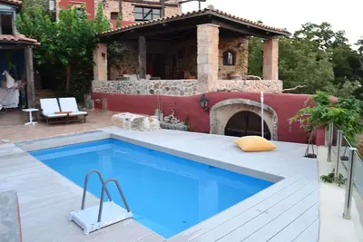 Image de Private stone villa with private pool