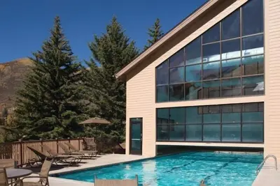 Image de Streamside at Vail Lively 1br Condo with Pool