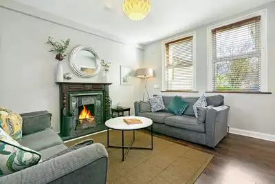 Image de Doorly Park - A Riverwalk into Town, Beautiful Modern Doorly Park Townhome w\/Lush Gardens, Walk to