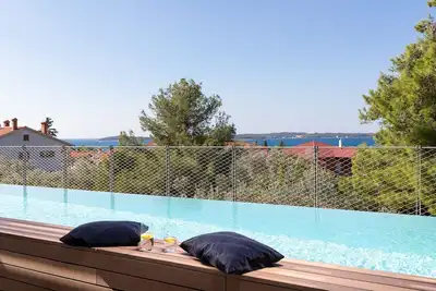 Image de Villa Elya with Heated Pool