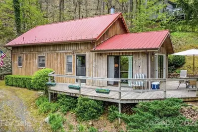 Image de Rustic Mountain Cabin w/ Hot Tub, Outdoor Fireplace & Cozy Loft