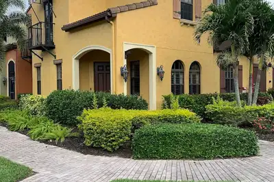 Image de Welcome to Sunny Florida! Your Resort Style Home Away From Home Awaits You!