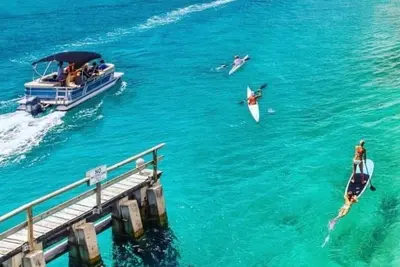 Poshpadz Kai Villa-Water Views, Balcony, Walk to Jupiter Beach Sleeps 4