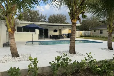 Image de 3 bedroom 2 bath Pool Home in Quiet Neighborhood
