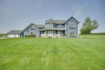 Image de Blue Birds Perch: Stunning Home on Private Hilltop